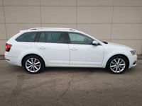 gebraucht Skoda Octavia Combi 20 TDI Style Limited DSG*LED*NAVI*AHK*ACC