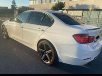 Gebraucht BMW 320 184 PS (135 kW) 2015 Weiß Limousine