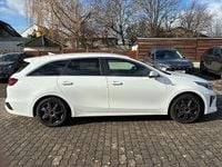 gebraucht Kia Ceed Sportswagon Ceed SW / cee'd SW 1,6 CRDi ISG Silber DCT