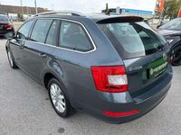 gebraucht Skoda Octavia Combi 2,0 TDI Style DSG NAVI XENON ABSTAND