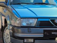Gebraucht Alfa Romeo 75 Quadrifoglio Verde 192 PS (141 kW) 1991 Blau Limousine