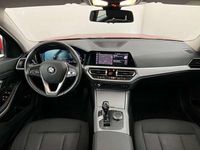 Gebraucht BMW 320e Sport Line 204 PS (150 kW) 2021 Rot Kombi