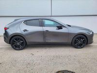 Neu Mazda 3 Homura-Line 140 PS (102 kW) 2025 Grau Limousine