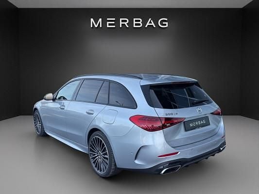 Neu Mercedes C300e 197 PS (144 kW) 2025 Silber Kombi