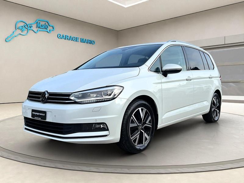 Gebraucht VW Touran Highline 150 PS (110 kW) 2023 Van / Kleinbus