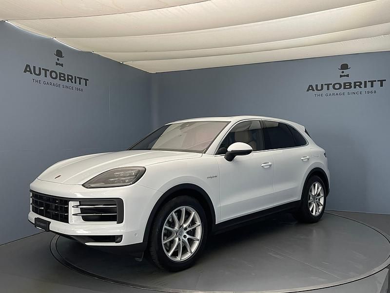 Gebraucht Porsche Cayenne 305 PS (224 kW) 2024 Weiss SUV