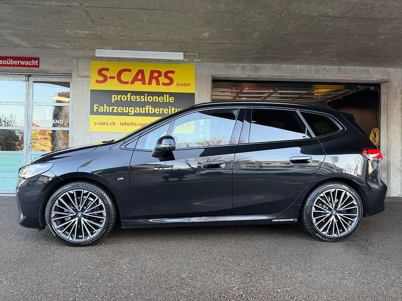 Gebraucht BMW 220 Active Tourer M Sport 156 PS (114 kW) 2022 Van / Kleinbus