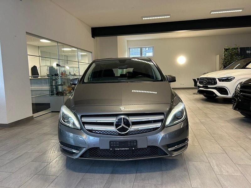 Gebraucht Mercedes B200 156 PS (114 kW) 2013 Van / Kleinbus