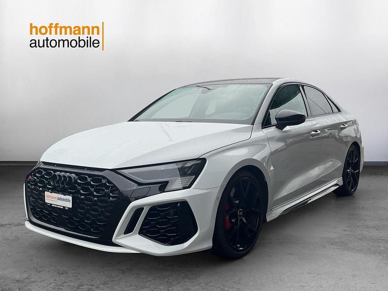 Weiss Gebraucht 2022 Audi RS3 Ambiente Limousine | CHF 52’900 (Fairer Preis) - Bild 1/4
