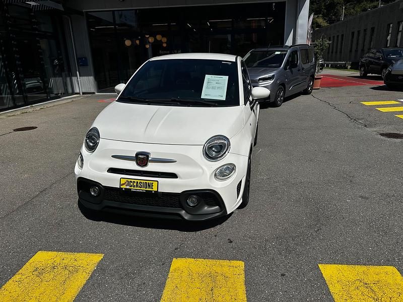 Weiss Gebraucht 2016 Fiat 500 Abarth Kleinwagen | CHF 10’900 (Fairer Preis) - Bild 1/4