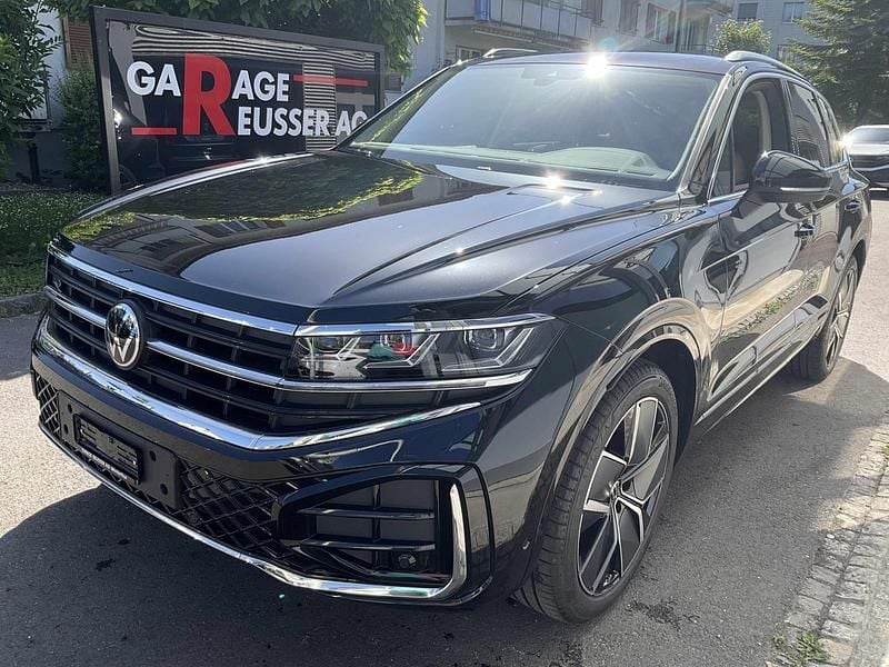 Schwarz Gebraucht 2023 VW Touareg R-line SUV | CHF 63’900 (Fairer Preis) - Bild 1/4