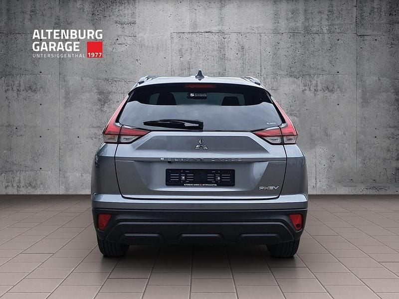 Gebraucht Mitsubishi Eclipse Cross Inform 188 PS (138 kW) 2024 Grau SUV