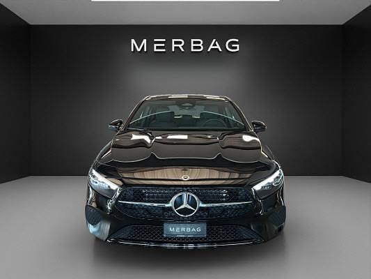 Gebraucht Mercedes A200 163 PS (119 kW) 2025 Schwarz Limousine