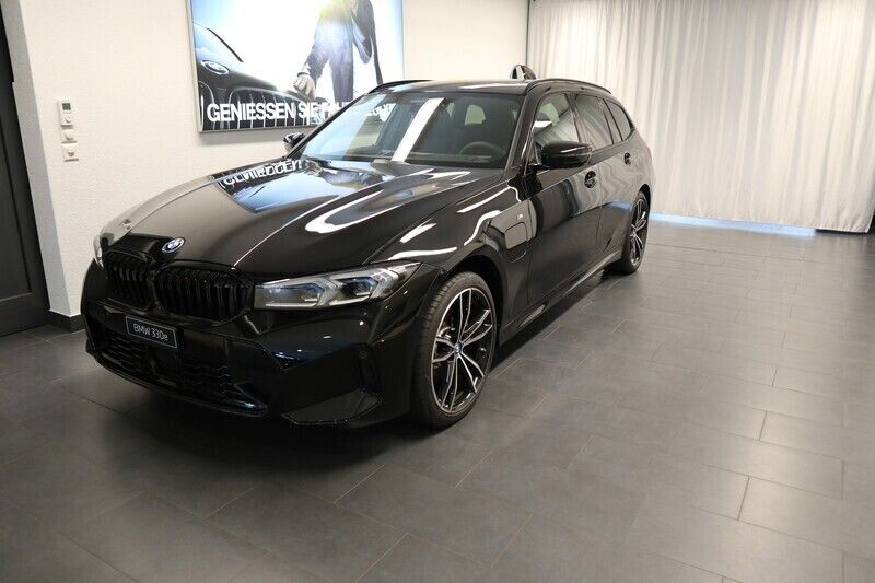 Schwarz Gebraucht 2024 BMW 330e M Sport Kombi | CHF 81’900 - Bild 1/4