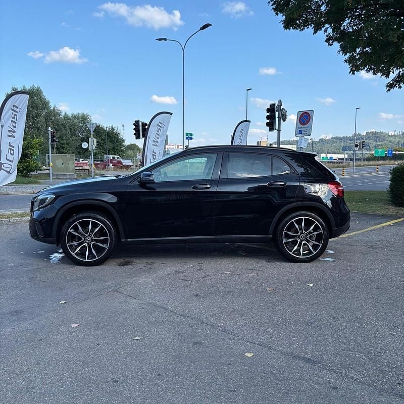 Gebraucht Mercedes GLA200 Night 156 PS (114 kW) 2019 SUV