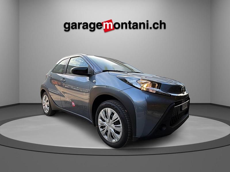 Gebraucht Toyota Aygo X Comfort 72 PS (52 kW) 2025 Grau SUV