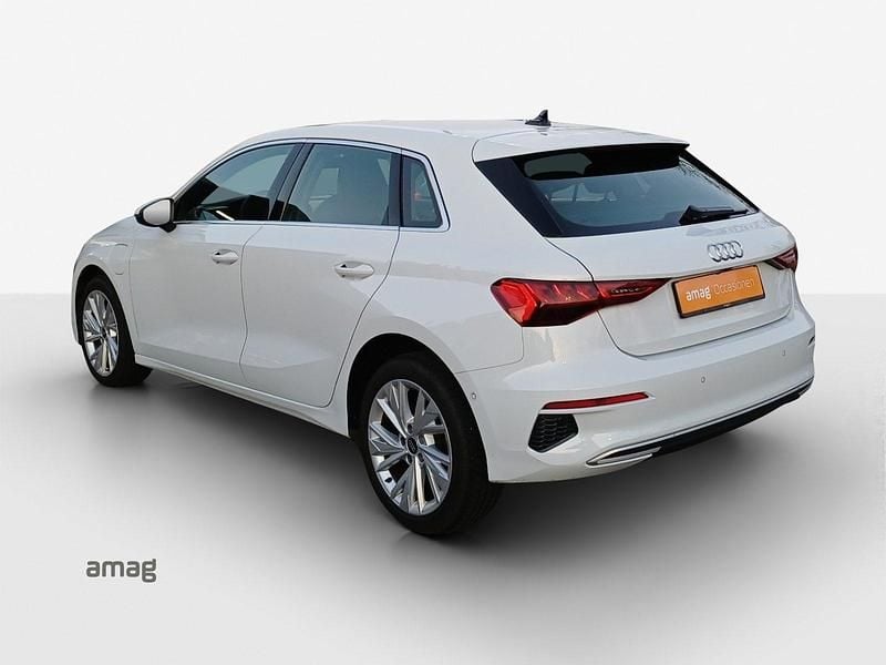 Gebraucht Audi A3 Advanced 204 PS (150 kW) 2022 Gletscherweiss metallic Limousine