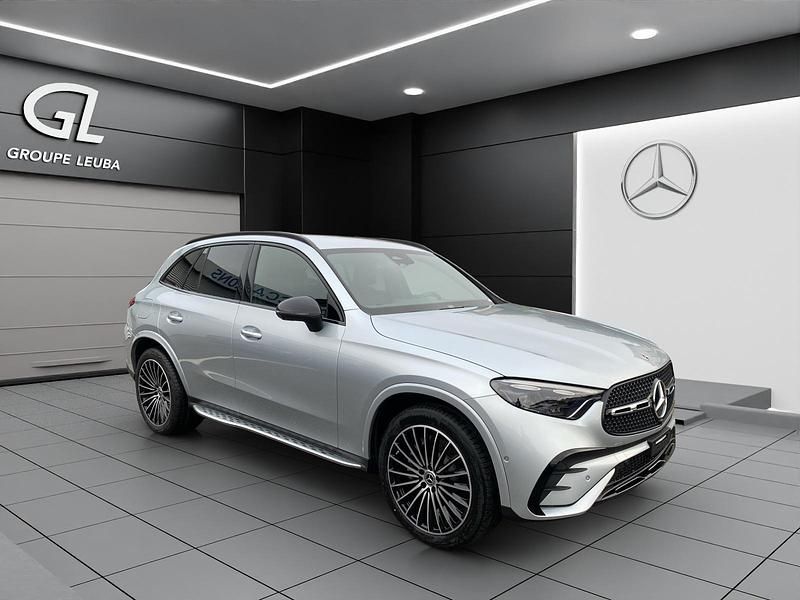 Grau Gebraucht 2024 Mercedes GLC300e AMG line SUV | CHF 69’900 - Bild 1/4