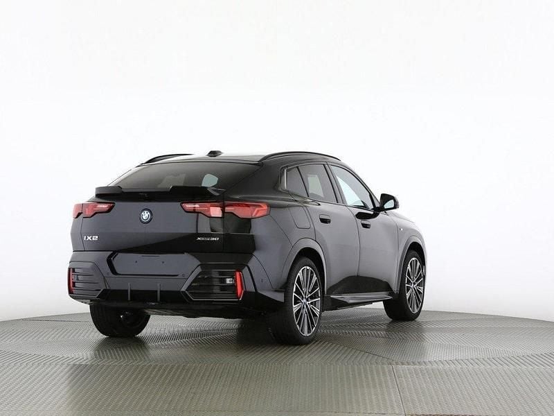 Neu BMW iX2 Comfort Edition 225 kW (306 PS) 2025 Grau metallic mét. SUV