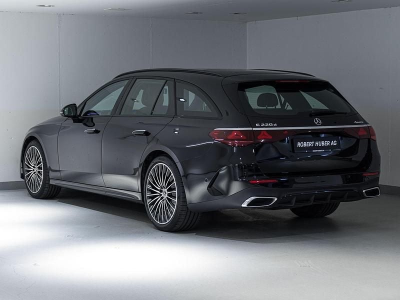 Gebraucht Mercedes E220 AMG line 217 PS (159 kW) 2024 Schwarz Kombi