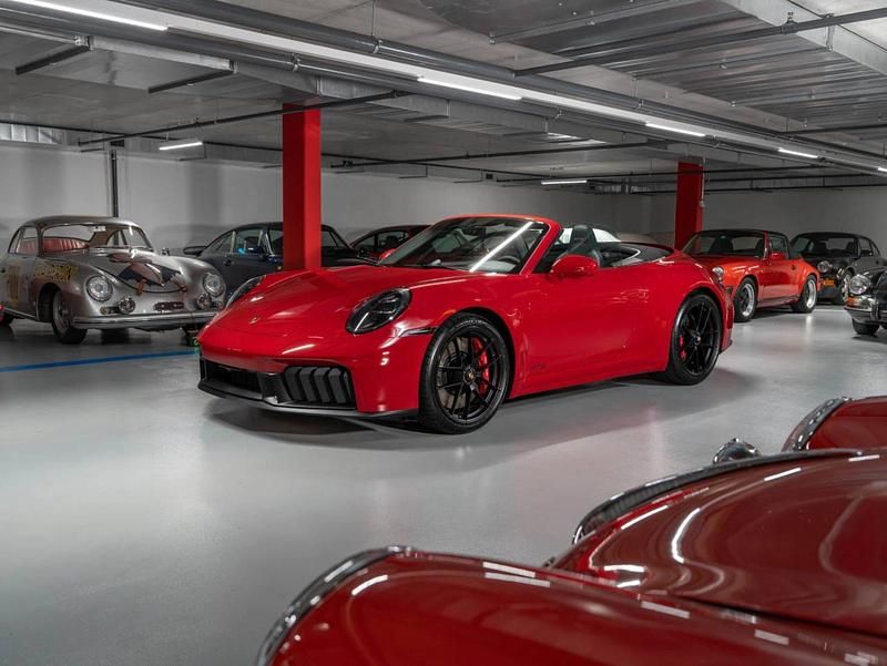 Neu 2025 Porsche 911 Carrera 4 GTS Cabrio | CHF 196’900 - Bild 1/4
