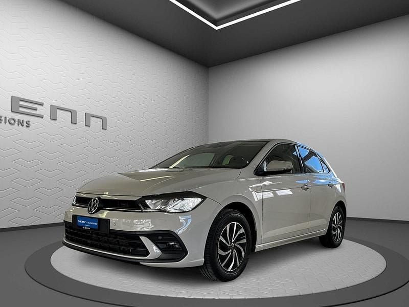 Grau Gebraucht 2023 VW Polo Life Limousine | CHF 21’500 (Fairer Preis) - Bild 1/4