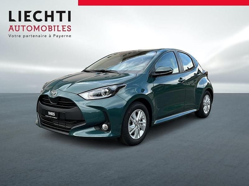 Grün Neu 2025 Toyota Yaris Hybrid Comfort Limousine | CHF 24’250 (Guter Preis) - Bild 1/4