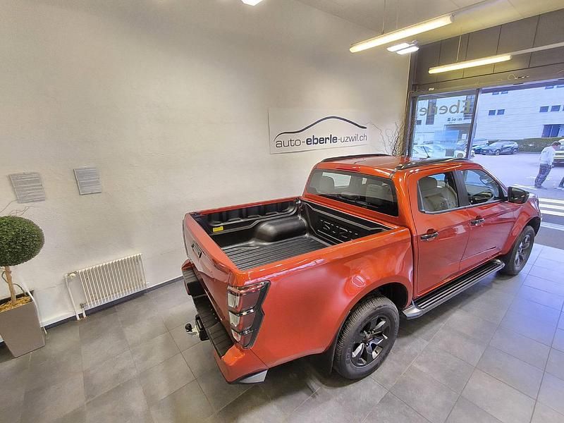 Neu Isuzu D-Max 163 PS (119 kW) 2025 Orange Abholung