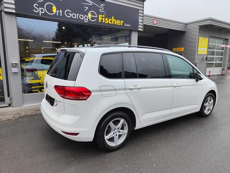 Gebraucht VW Touran Comfortline 150 PS (110 kW) 2020 Van / Kleinbus