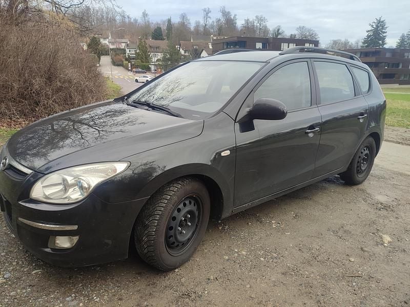 Gebraucht Hyundai i30 Style 116 PS (85 kW) 2010 Kombi