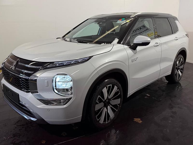 Weiss Neu 2026 Mitsubishi Outlander P-HEV Instyle SUV | CHF 62’480 (Fairer Preis) - Bild 1/4