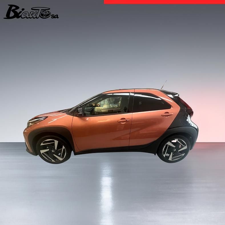 Neu Toyota Aygo X Style 116 PS (85 kW) 2026 Bronze SUV