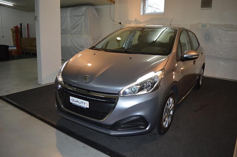 Gebraucht 2018 Peugeot 208 Active Kleinwagen | CHF 7’900 (Fairer Preis) - Bild 1/4