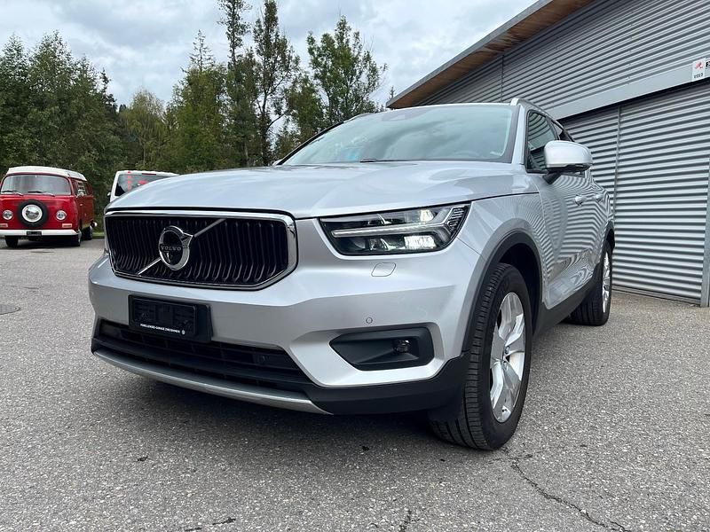 Grau Gebraucht 2018 Volvo XC40 Momentum SUV | CHF 25’000 (Fairer Preis) - Bild 1/4