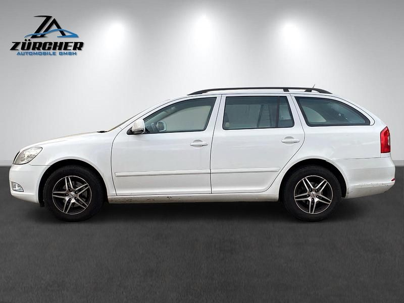 Gebraucht Skoda Octavia Clever 105 PS (77 kW) 2011 Kombi