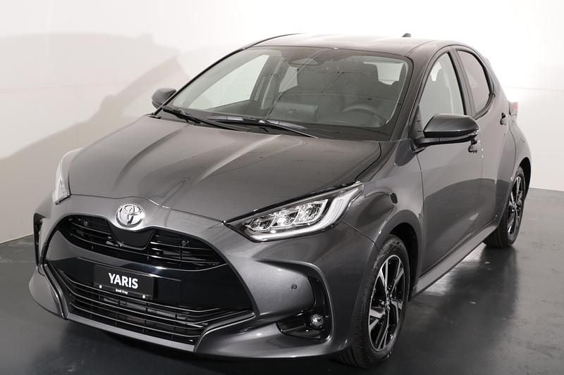 Grau Neu 2025 Toyota Yaris Hybrid Trend Limousine | CHF 28’900 (Etwas zu teuer) - Bild 1/4