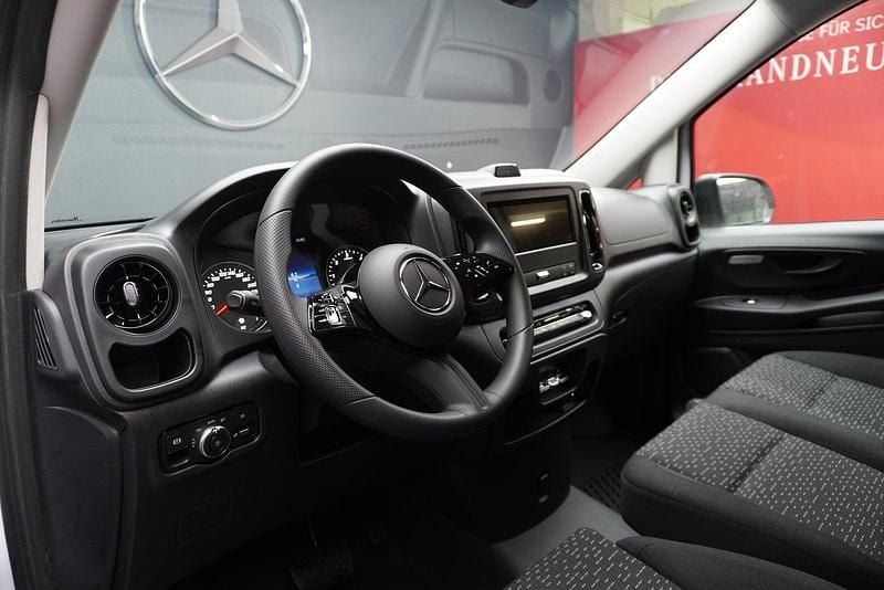 Neu Mercedes Vito 136 PS (100 kW) 2025 Van