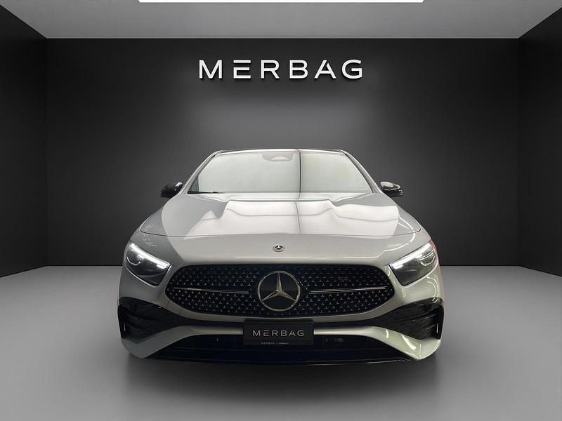 Neu Mercedes A200 Night 163 PS (119 kW) 2025 Silber Limousine