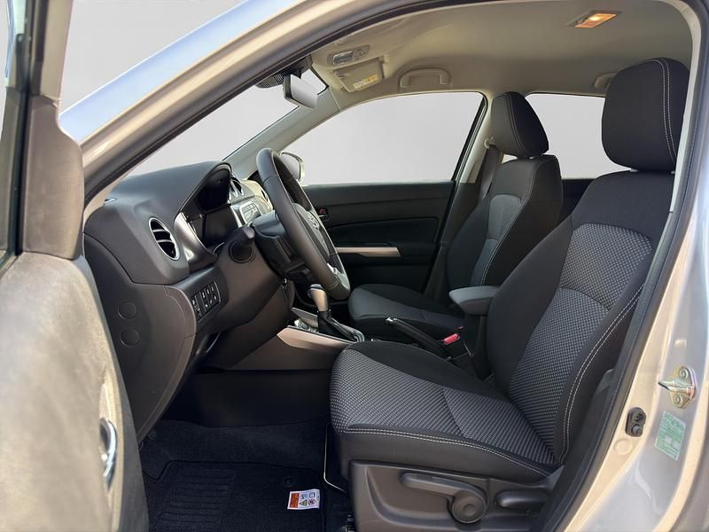 Neu Suzuki Vitara 110 PS (80 kW) 2026 Grau SUV