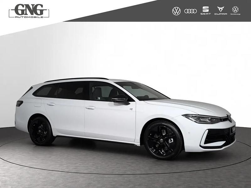 Neu VW Passat R-line 193 PS (141 kW) 2026 Weiss Kombi