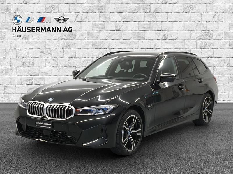 Gebraucht BMW 330e M Sport 292 PS (214 kW) 2022 Schwarz Kombi
