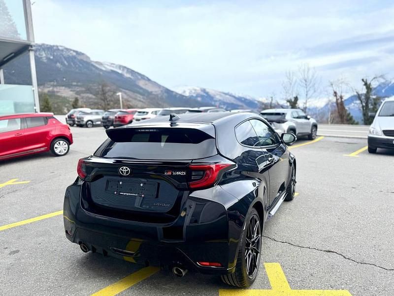 Gebraucht Toyota Yaris Sport 261 PS (191 kW) 2022 Schwarz Limousine