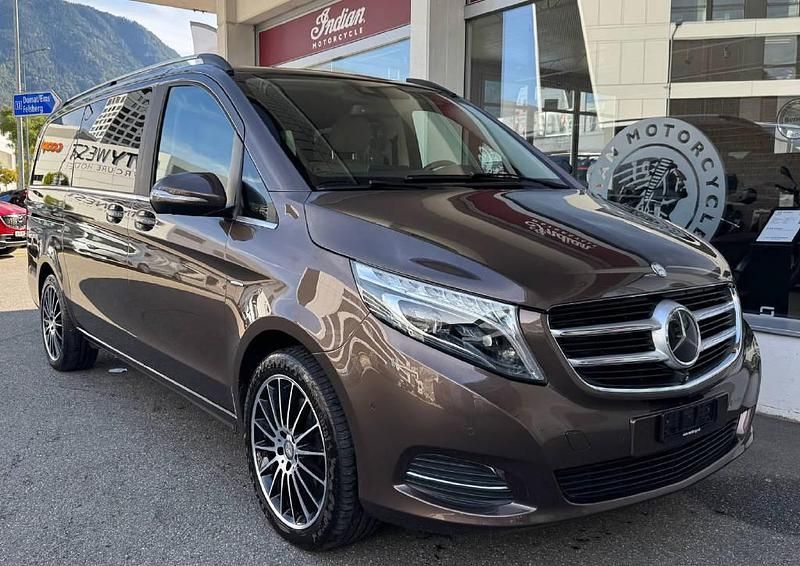 Braun Gebraucht 2015 Mercedes V250 Avantgarde Van / Kleinbus | CHF 44’900 (Fairer Preis) - Bild 1/4
