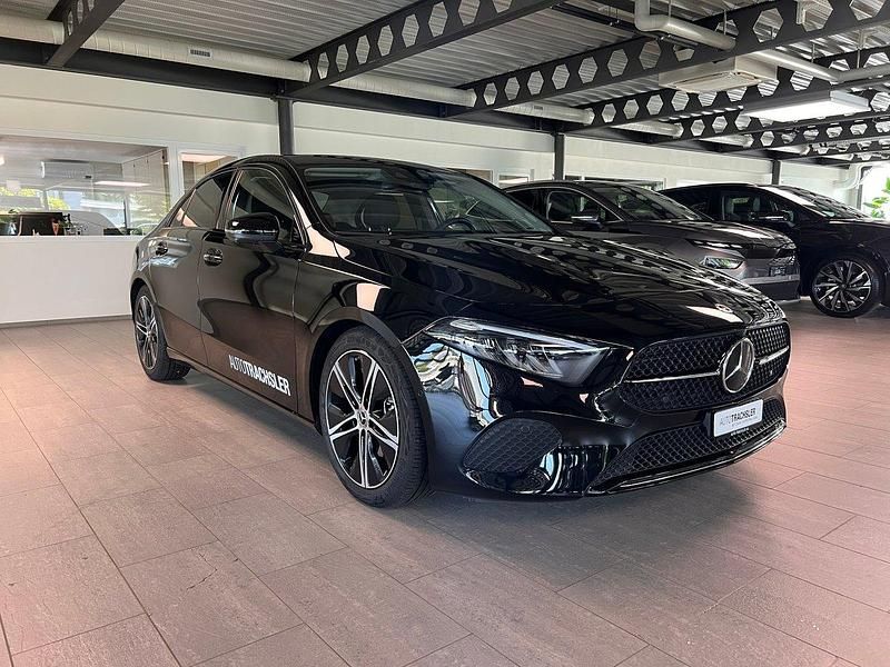 Gebraucht Mercedes A200 163 PS (119 kW) 2024 Limousine
