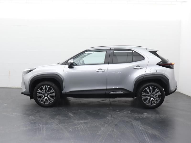 Gebraucht Toyota Yaris Cross Premium 131 PS (96 kW) 2024 Grau SUV