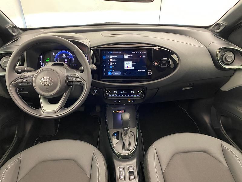 Neu Toyota Aygo X Style 116 PS (85 kW) 2025 Grün SUV