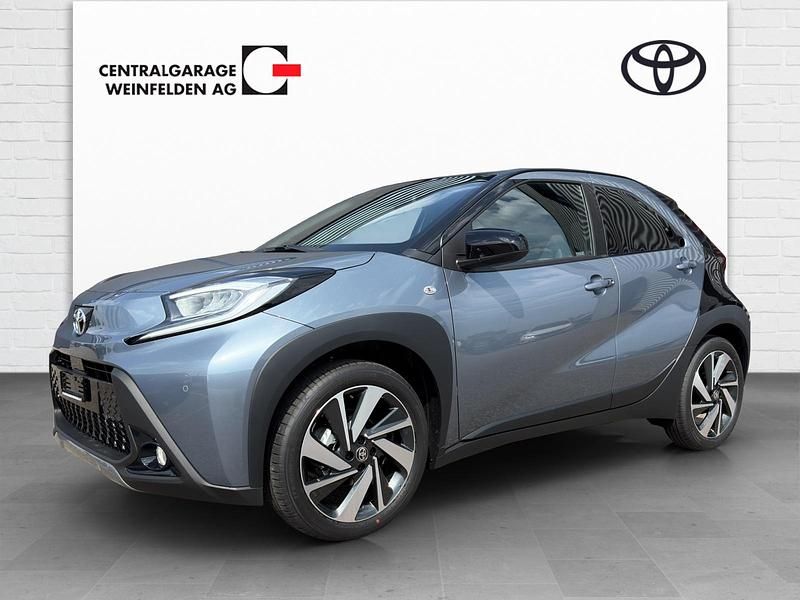 Gebraucht Toyota Aygo X Style 72 PS (52 kW) 2025 Grau SUV