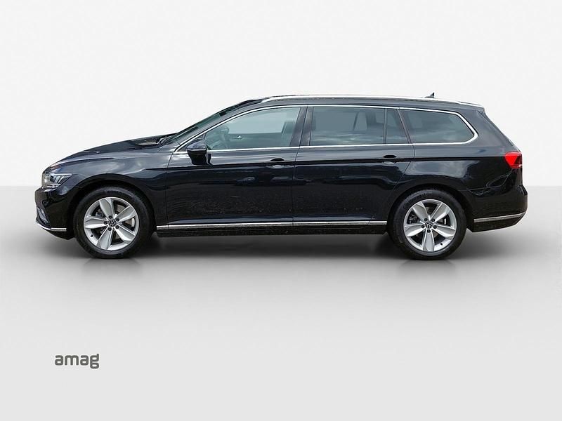 Gebraucht VW Passat Elegance 200 PS (147 kW) 2022 Deepblack perleffekt Kombi