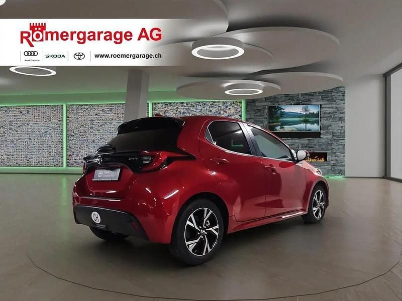 Gebraucht Toyota Yaris Hybrid Trend 113 PS (83 kW) 2026 Rot