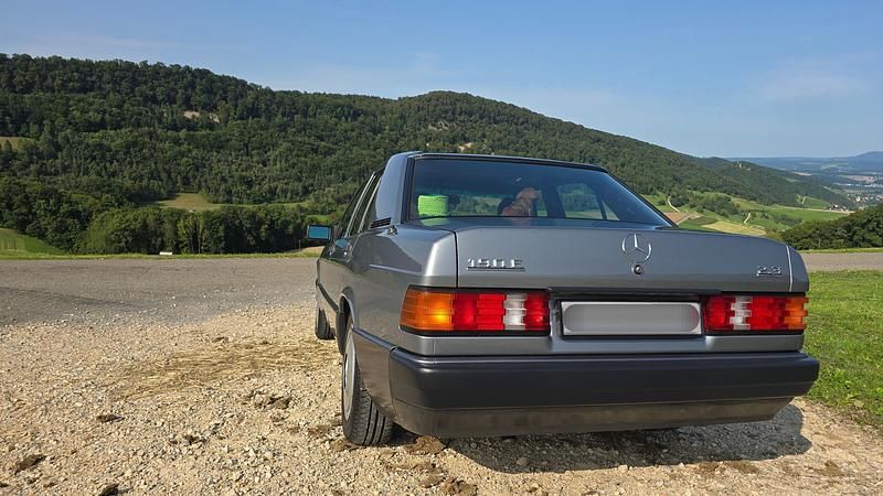 Gebraucht Mercedes 190 132 PS (97 kW) 1989 Limousine